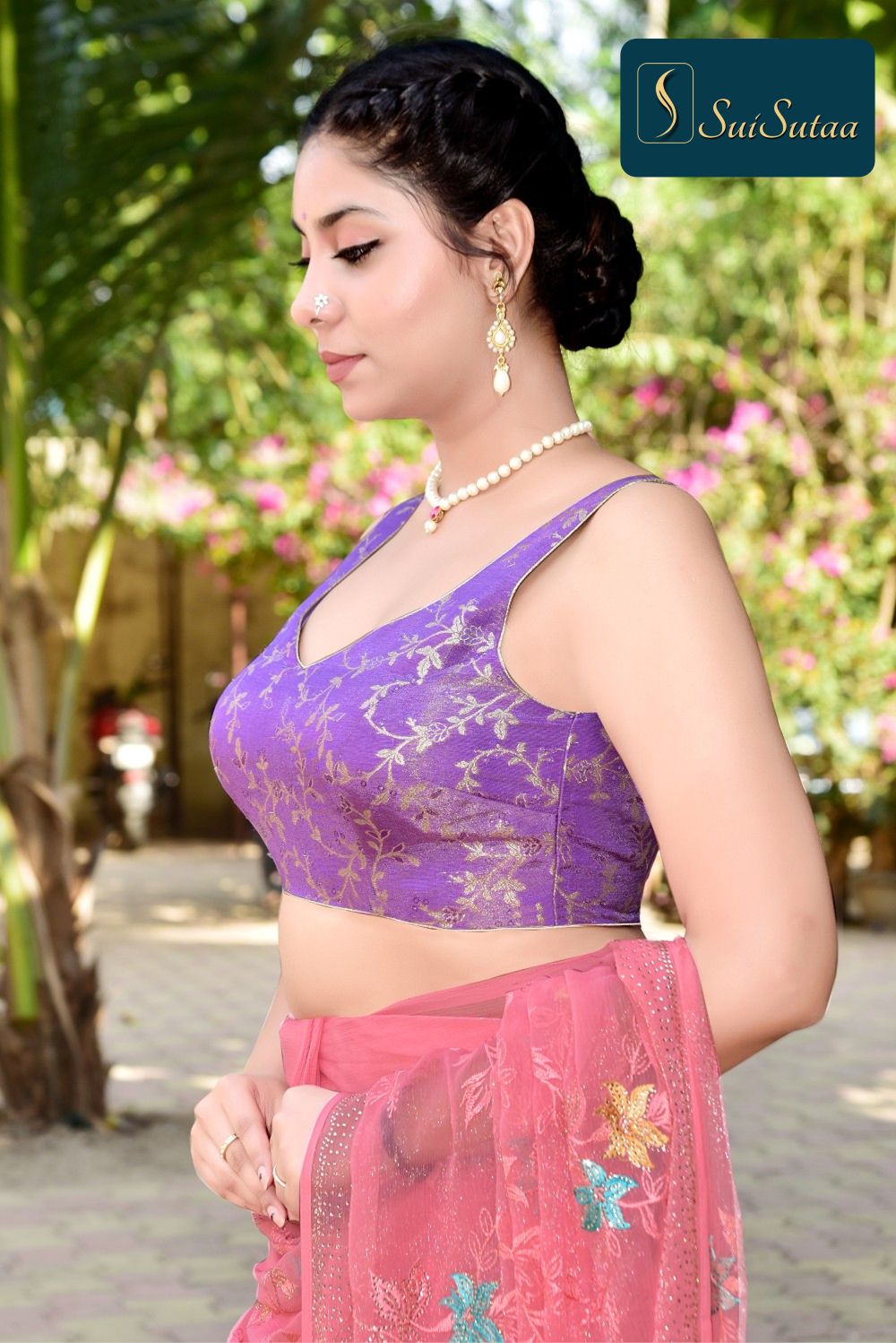Sleeveless blouse